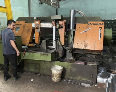 Máy cắt kim loại - Horizontal Bandsaw EVERISING H-560HA
